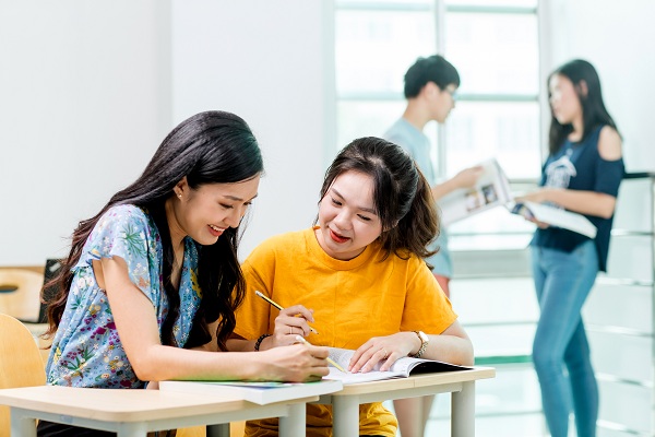 gia sư tiếng anh cho người đi làm và người bị mất gốc