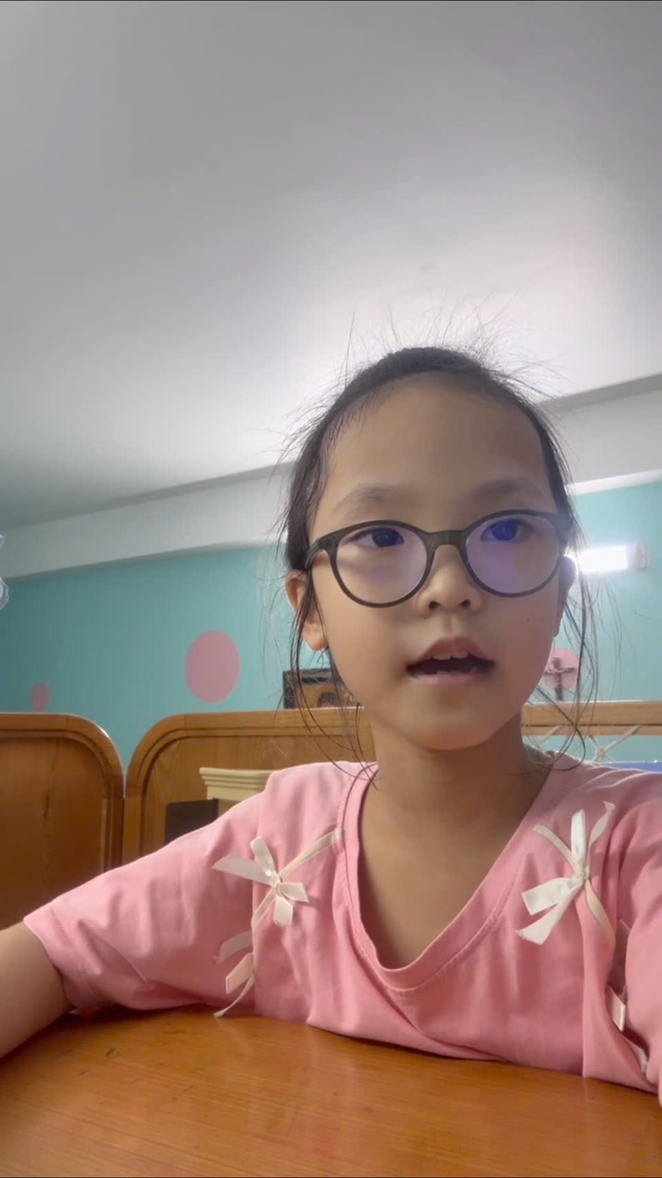 Bé Liên - học sinh lớp 2