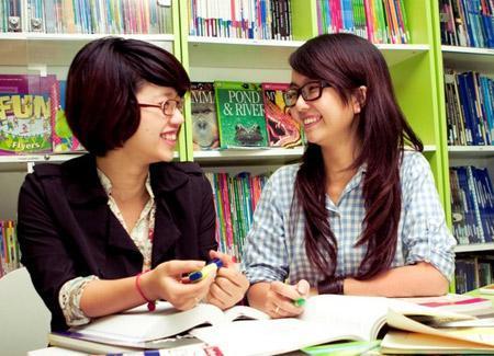 Nên học thêm môn Sinh với gia sư dạy kèm hay học ở trung tâm?