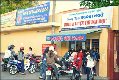 trung tâm luyện thi tuyển sinh vào lớp 10